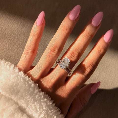 Aura Oval solitaire ring