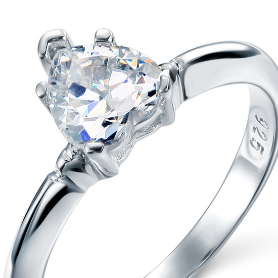 Heart solitaire ring